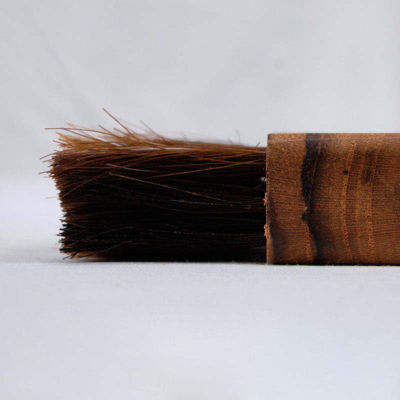 Lot de 2 petites brosses de nettoyage en bois de teck et poils de vache - ZUKO 01