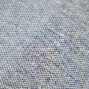 Coussin carré 40 x 40 cm en coton brodé dégradé de bleu et écru - ABYSS