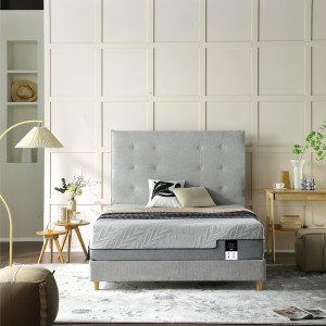 Matelas à mémoire de forme 180 x 200 cm multi-couches avec surmatelas mousse charbon de bambou et tissu tricoté – MILLY