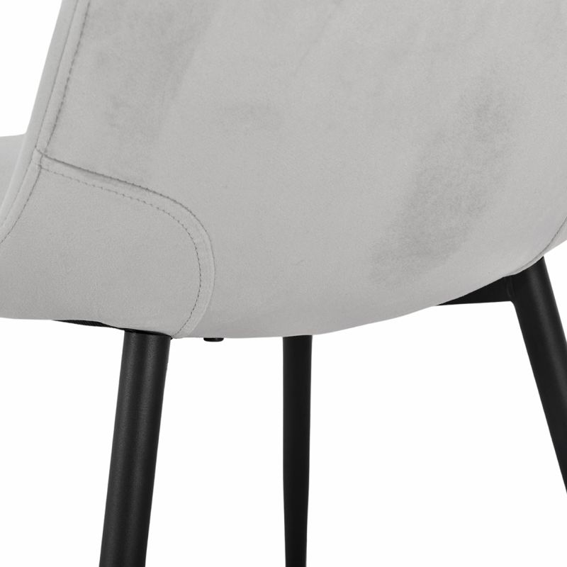Lot de 4 chaises de repas en tissu velours gris clair avec pieds métal noir – BIBA 2